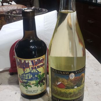 Saginaw Vineyard - Port and White wine - Wineries Near Me - Cottage Grove, Oregon Saginaw Vineyard - Port and White wine - Wineries Near Me - Cottage Grove, Oregon