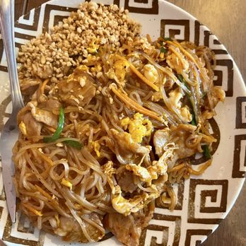 The Sister Restaurant & Cafe - Pad Thai w/Pork - Medium - Thai Near Me - Honolulu, Hawaii The Sister Restaurant & Cafe - Pad Thai w/Pork - Medium - Thai Near Me - Honolulu, Hawaii