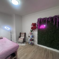 Sleek & Smooth Wax Studio