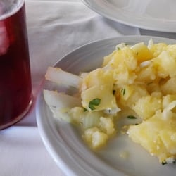 Casa Francisco - Papas aliñas de antipasto, ofrecidas por la casa