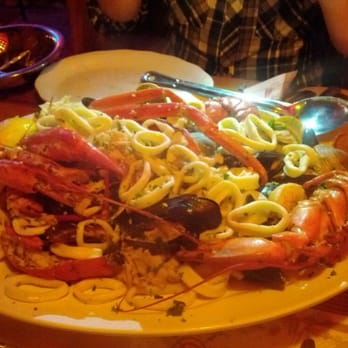 Sammys Fish Box - Feast for 2 people as the menu and waiter suggested? No way! More for like 6 average adults! - Seafood Near Me - Bronx, New York