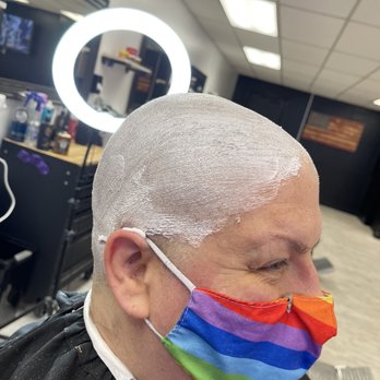 Ronny’s Barbershop II - Side view of shaving cream on my head - Barbers Near Me - Eagles river, Alaska