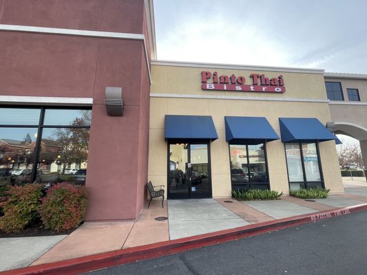 Pinto Thai Bistro by null
