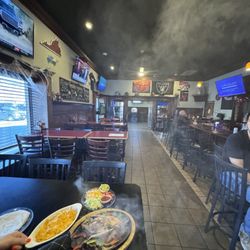 Old Towne Sports Pub - Dining area