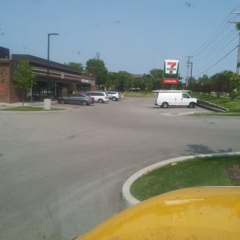 7-Eleven - a parking lot with cars parked in it - Convenience Stores Near Me - Hoffman Estates, Illinois 7-Eleven - a parking lot with cars parked in it - Convenience Stores Near Me - Hoffman Estates, Illinois