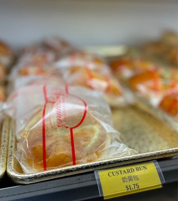 Suzanne's Cake & Pastry by null