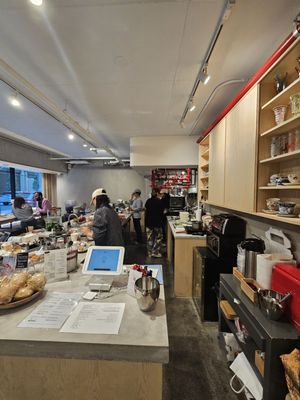 Cafe miomio / Bar Mutsumi by null