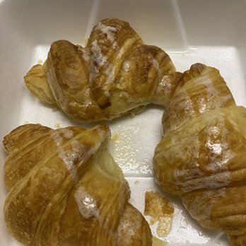 Cheddar's Scratch Kitchen - Honey Butter Croissants - Comfort Food Near Me - Port Arthur, Texas