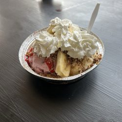 scoops corner cafe