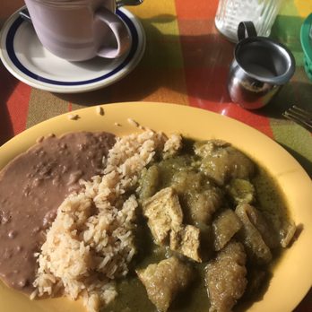 Los Compadres Taqueria - Chicharrón en salsa verde,spicy but flavorful - Mexican Near Me - San Pablo, California Los Compadres Taqueria - Chicharrón en salsa verde,spicy but flavorful - Mexican Near Me - San Pablo, California