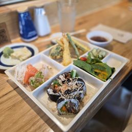 Spider Roll Cut Roll Spider Roll Cut Roll