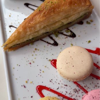 Utopia Caffe - Breakfast & Brunch Near Me - Tustin, California