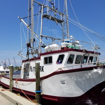 The Limani - Fishing and sponge boats all along dock - Greek Near Me - Tarpon Springs, Florida The Limani - Fishing and sponge boats all along dock - Greek Near Me - Tarpon Springs, Florida