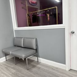 Sashelvis By Geraldine - Seating area