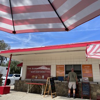 The Summit Drive-In - Front of business - Burgers Near Me - Santa Paula, California