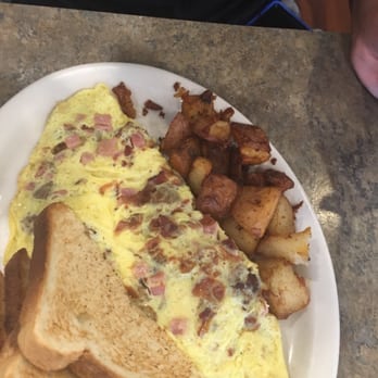 Cafe On the Common - Breakfast & Brunch Near Me - Mansfield, Massachusetts
