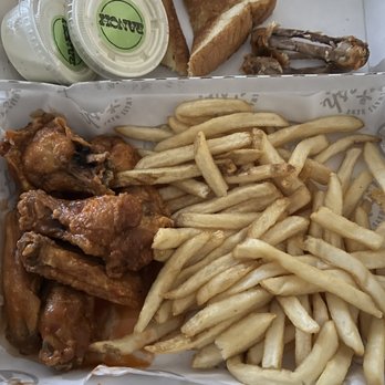 Slim Chickens - Chicken Wings Near Me - Warr Acres, Oklahoma