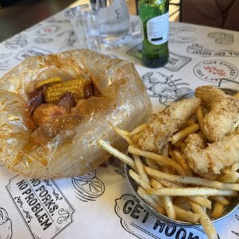Cap't Loui Seafood Boil - Cajun/Creole Near Me - Los Angeles, California Cap't Loui Seafood Boil - Cajun/Creole Near Me - Los Angeles, California