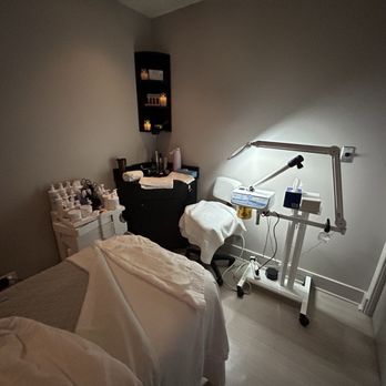 Tricoci Salon & Spa - Schaumburg - Facial room - Hair Salons Near Me - Schaumburg, Illinois Tricoci Salon & Spa - Schaumburg - Facial room - Hair Salons Near Me - Schaumburg, Illinois