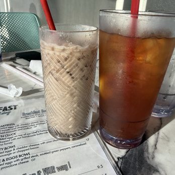 Daily Eats - Iced chai tea and iced tea unsweet - New American Near Me - Tampa, Florida