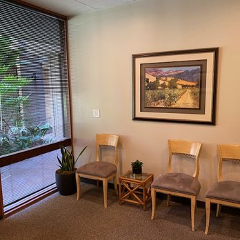 Lisa Enneis, MA MFT - Waiting area in Newport Beach, CA - Counseling & Mental Health Near Me - Newport Beach, California Lisa Enneis, MA MFT - Waiting area in Newport Beach, CA - Counseling & Mental Health Near Me - Newport Beach, California