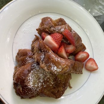 Tea Room - 1/2 French Toast with Strawberries - Desserts Near Me - Miami, Florida Tea Room - 1/2 French Toast with Strawberries - Desserts Near Me - Miami, Florida