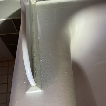 FG Tub and Tile - splattered paint. Fidel called it dust from the air. - Refinishing Services Near Me - San Diego, California FG Tub and Tile - splattered paint. Fidel called it dust from the air. - Refinishing Services Near Me - San Diego, California