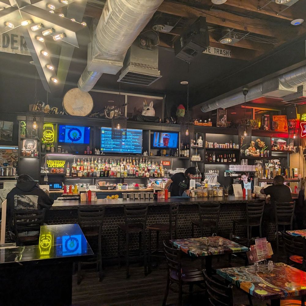 Pinky's Westside Grill - Var - Burgers Near Me - Charlotte, North Carolina