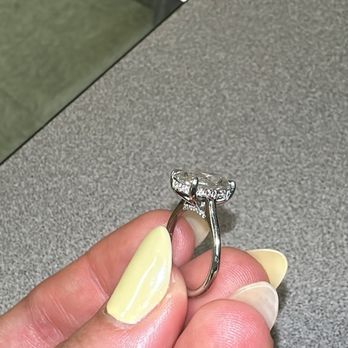 Capri Jewelry - Engagement ring - Jewelry Near Me - Los Angeles, California