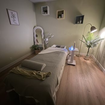 Clevenate Scalp Oasis - Hair Salons Near Me - Fremont, California Clevenate Scalp Oasis - Hair Salons Near Me - Fremont, California