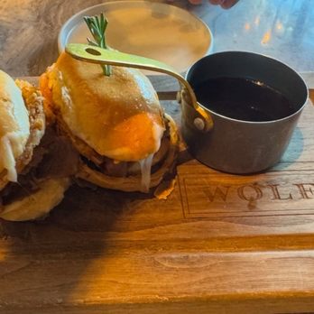 Wolf by Vanderpump at Caesars Republic Lake Tahoe - Prime rib sliders - American Near Me - Stateline, Nevada
