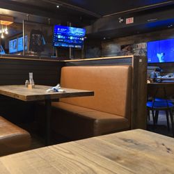 Kelseys Original Roadhouse - Dining room