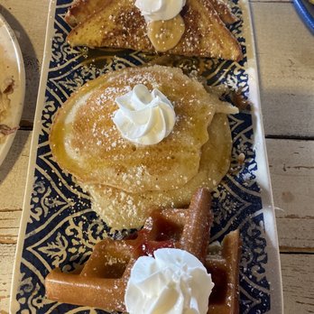 Countryside Cafe - Walk Through the Country - Breakfast & Brunch Near Me - Waianae, Hawaii