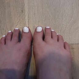 White (angle polish opi with horeses printed on the top) polish with the spa pedicure White (angle polish opi with horeses printed on the top) polish with the spa pedicure
