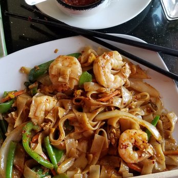Ithai & Sushi Restaurant - Spicy Pad Thai - Sushi Bars Near Me - Largo, Florida Ithai & Sushi Restaurant - Spicy Pad Thai - Sushi Bars Near Me - Largo, Florida