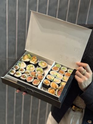 ROLL UP JAPANESE HAND ROLLS by null