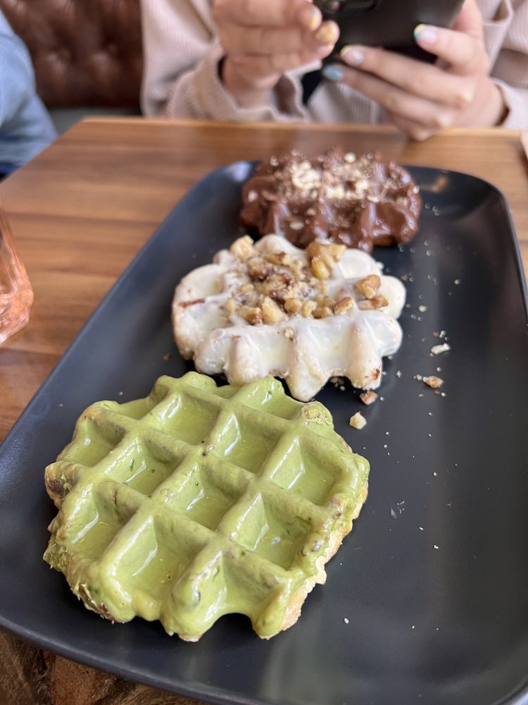 CRAFFLES 20 Photos & 12 Reviews 518 Davie Street, Vancouver