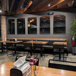 Sundaze Burgers - Side room, lots of space