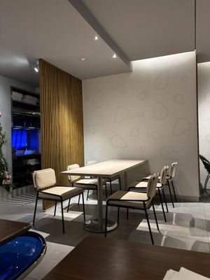 little uluh (Manhattan) by null