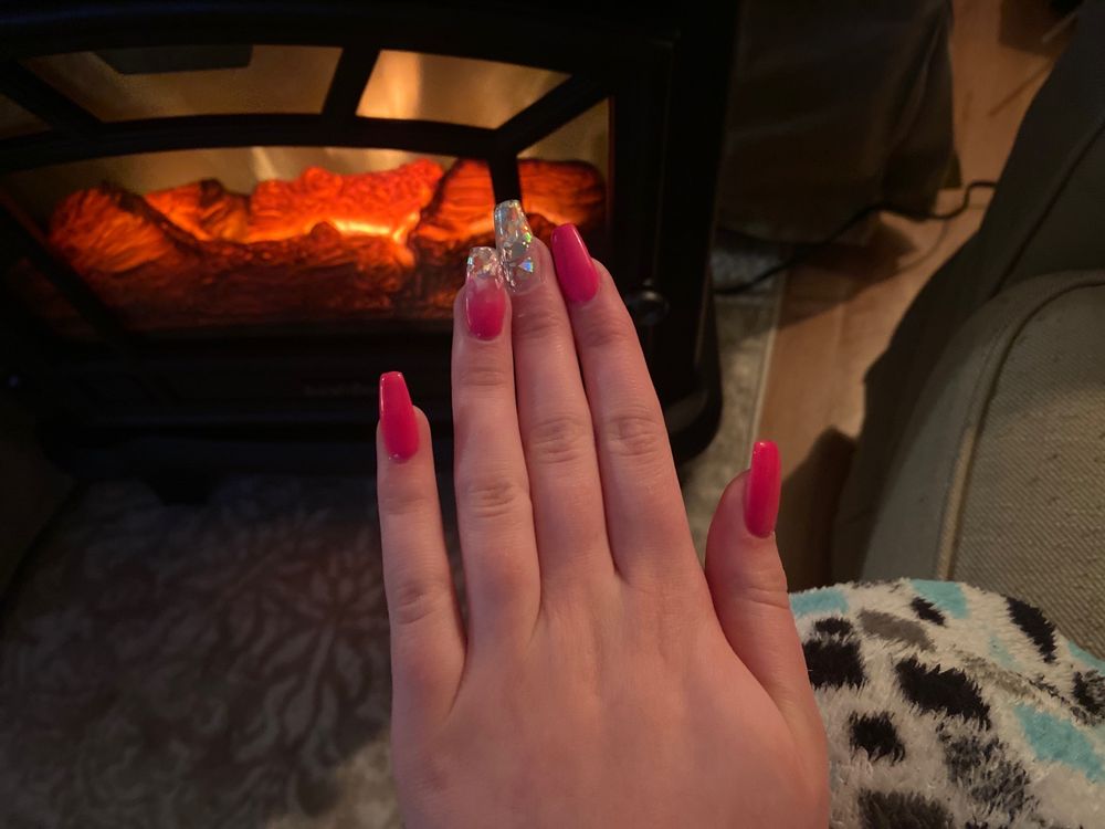 AT NAILS Updated August 2024 17 Photos & 15 Reviews 624 Garrisonville Rd, Stafford