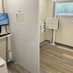 Community Chiropractic - Exam room with digital x-ray
