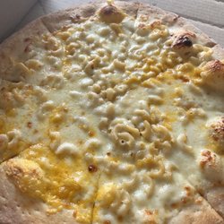 Politos Pizza - Mac and cheese pizza