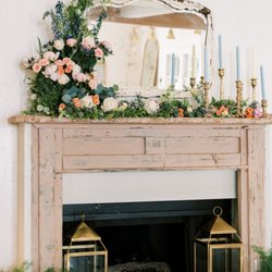 Magnolia Fields - Fireplace decorations. Photos by Hailey Madison Photography