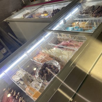 La Michoacana Ice Cream - a variety of donuts - Mexican Near Me - West Chicago, Illinois La Michoacana Ice Cream - a variety of donuts - Mexican Near Me - West Chicago, Illinois