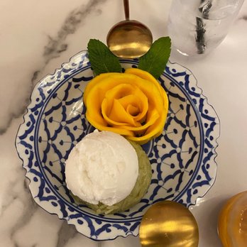 Kin Dee - Sticky rice and mango - Thai Near Me - Houston, Texas