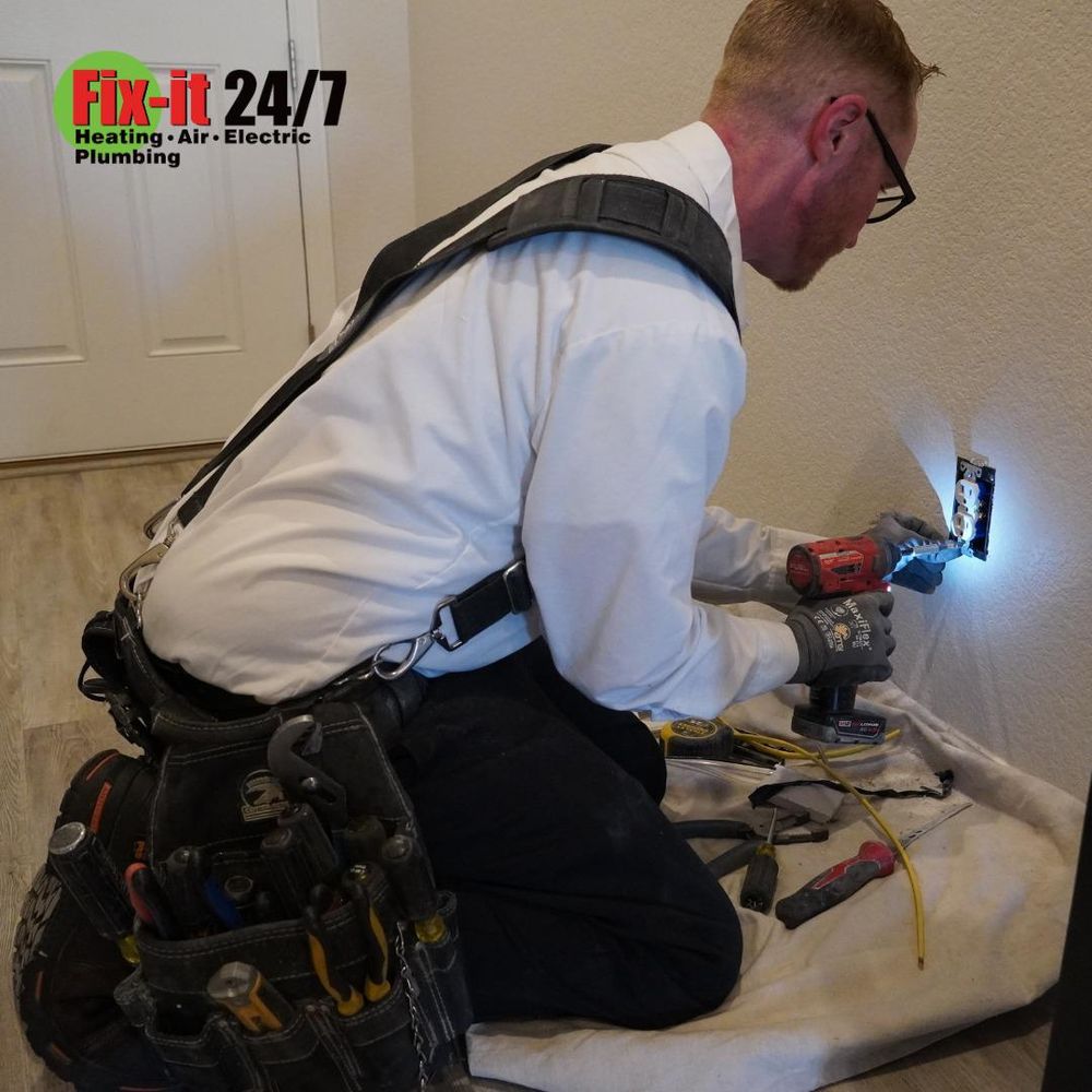 Slide of Fix-it 24/7