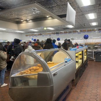 Mike's Pastry - Bakeries Near Me - Boston, Massachusetts