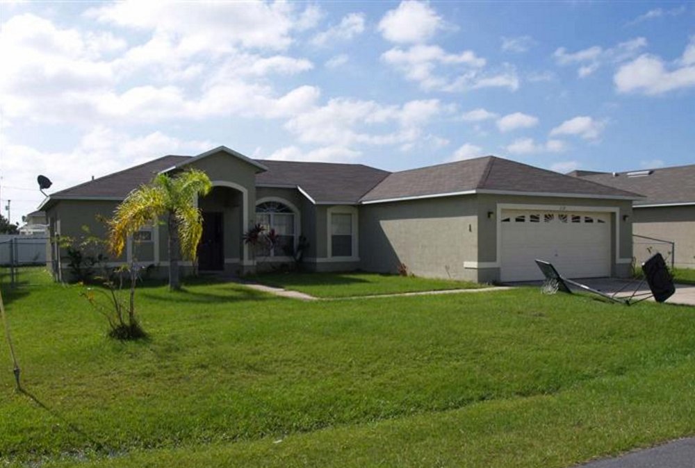 Slide of JE Roofing Contractors