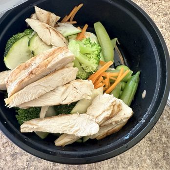 Tokyo Joe's - There's 6 small pieces of chicken they are small pieces and definitely not with the hefty price tag - Asian Fusion Near Me - Surprise, Arizona Tokyo Joe's - There's 6 small pieces of chicken they are small pieces and definitely not with the hefty price tag - Asian Fusion Near Me - Surprise, Arizona
