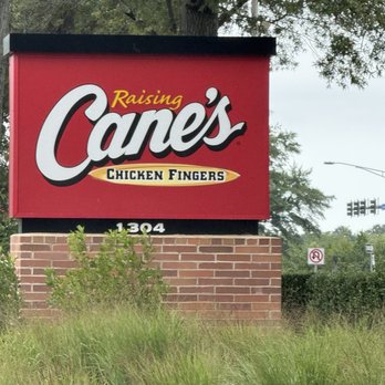 Raising Cane's Chicken Fingers - Sign - Fast Food Near Me - Chesapeake, Virginia
